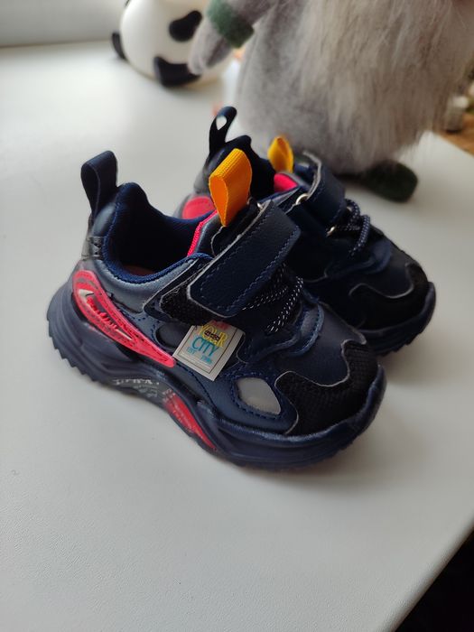 Кросівки на дитину