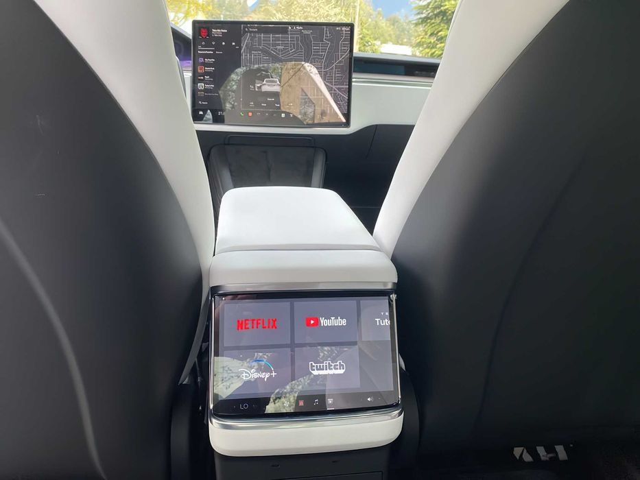 Tesla Model X      2022