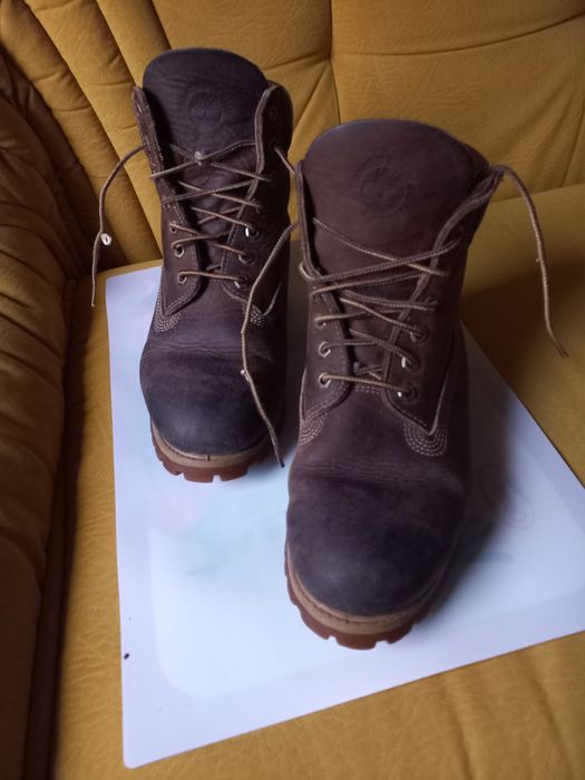 Botas " Timberland " em bom estado  ,sola de borracha  .N.41/42