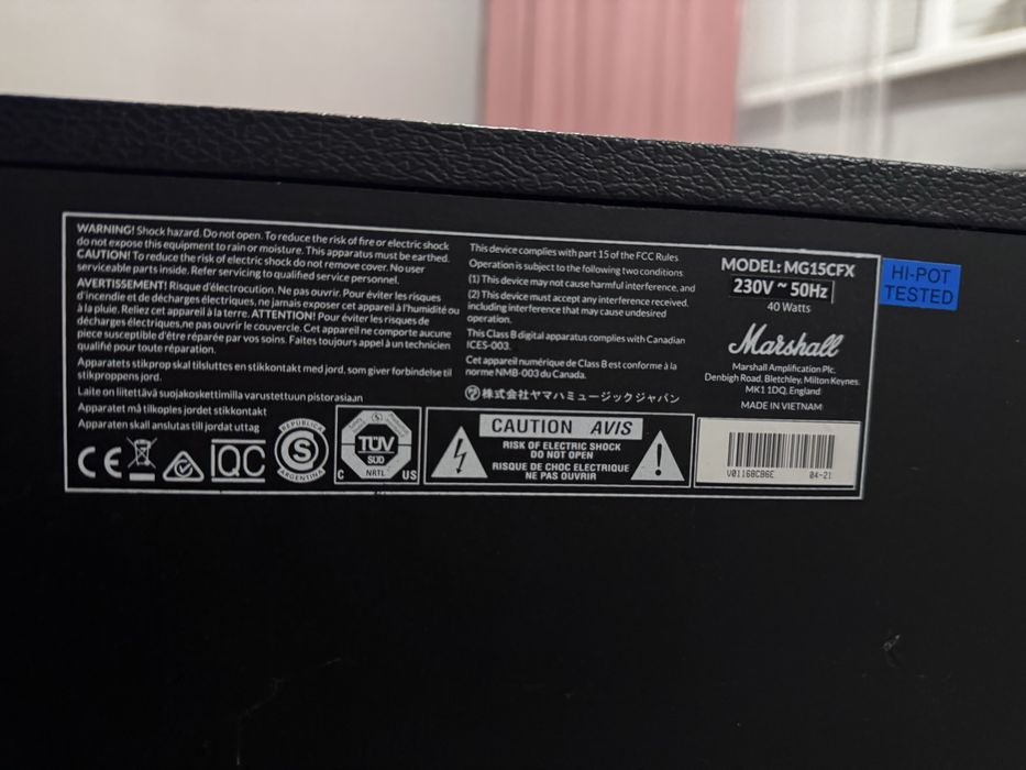 комбопідсилювач Marshall MG15GFX з кабелем