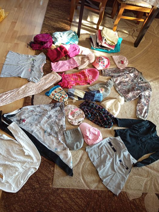 Ubrania 128 do 134 dziewczynki kompet 19zl do szkoły za 8 sztuk.