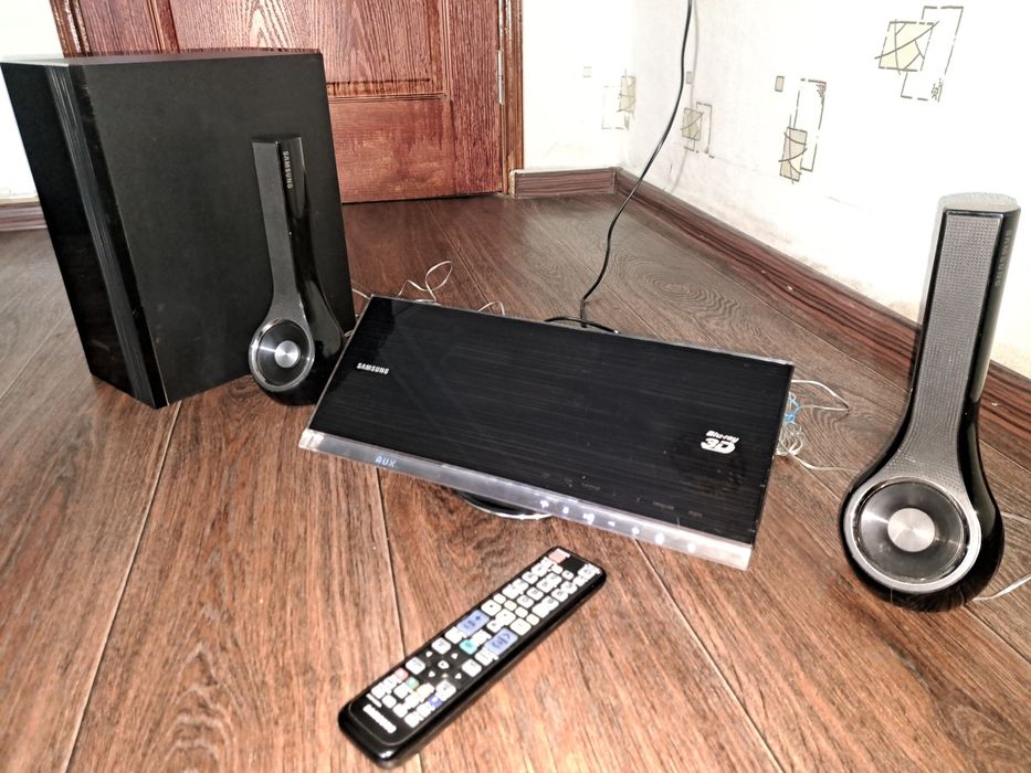Домашній кінотеатр 2.1 Samsung HT-D7000 ,  400 Вт ,Blu-ray 3D