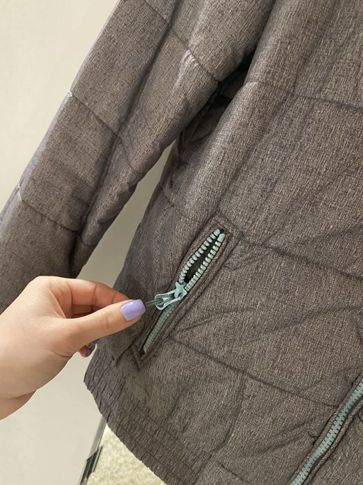 Lekka kurtka z kapturem