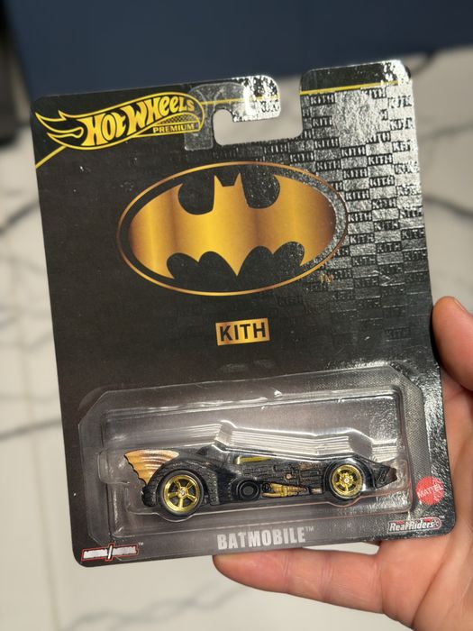 Hot Wheels Premium 1989 Batmobile x KITH the Batman limited edition #1