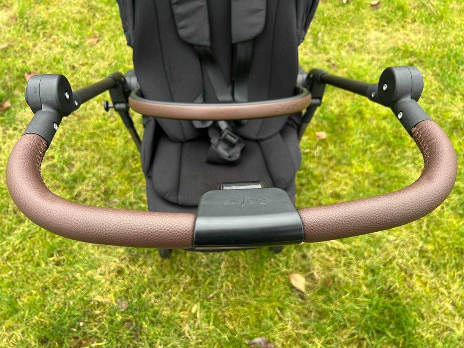 Продаю візочок Cybex Melio Magic Black (з бампером)