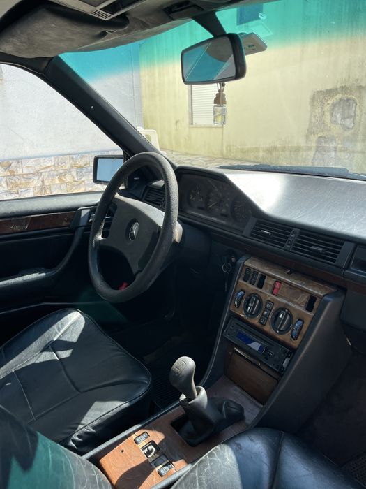 Mercedes 250TD 124
