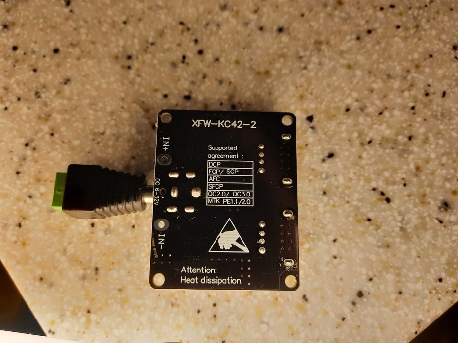 Швидка зарядка USB від аккумулятора 6-32В