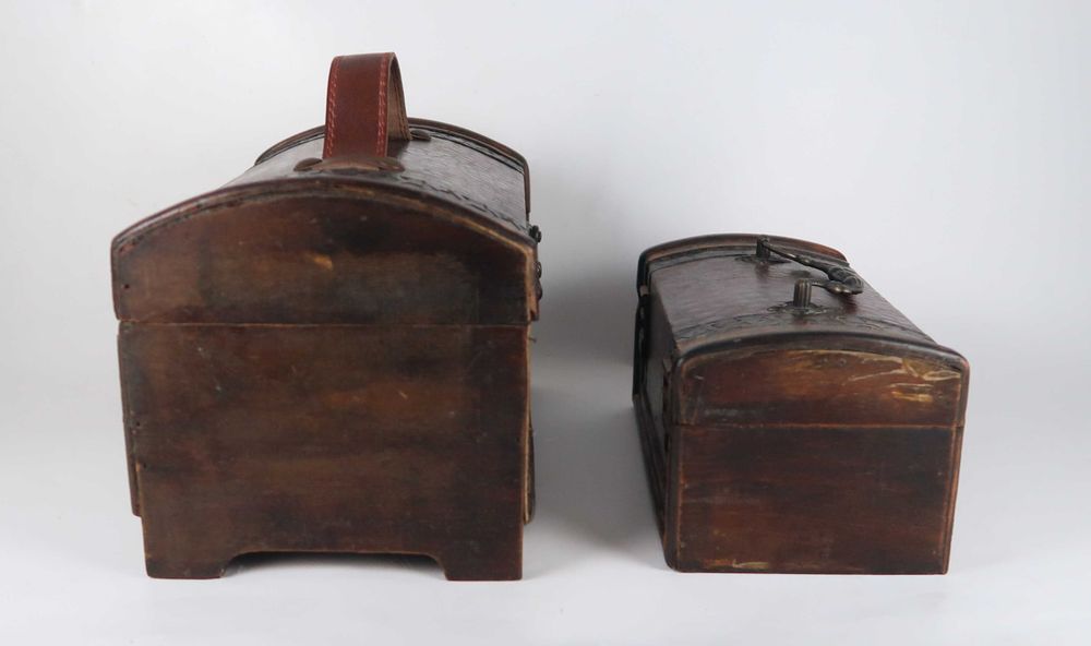 Duas Caixas Baú VIntage em madeira