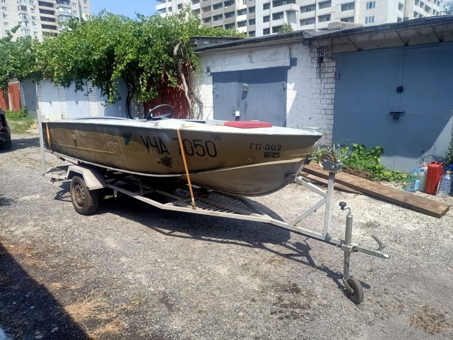 Продам човен Прогрес 4 з лафетом