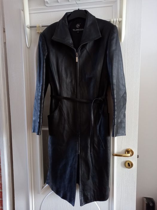 Czarny plaszcz skorzany r.M