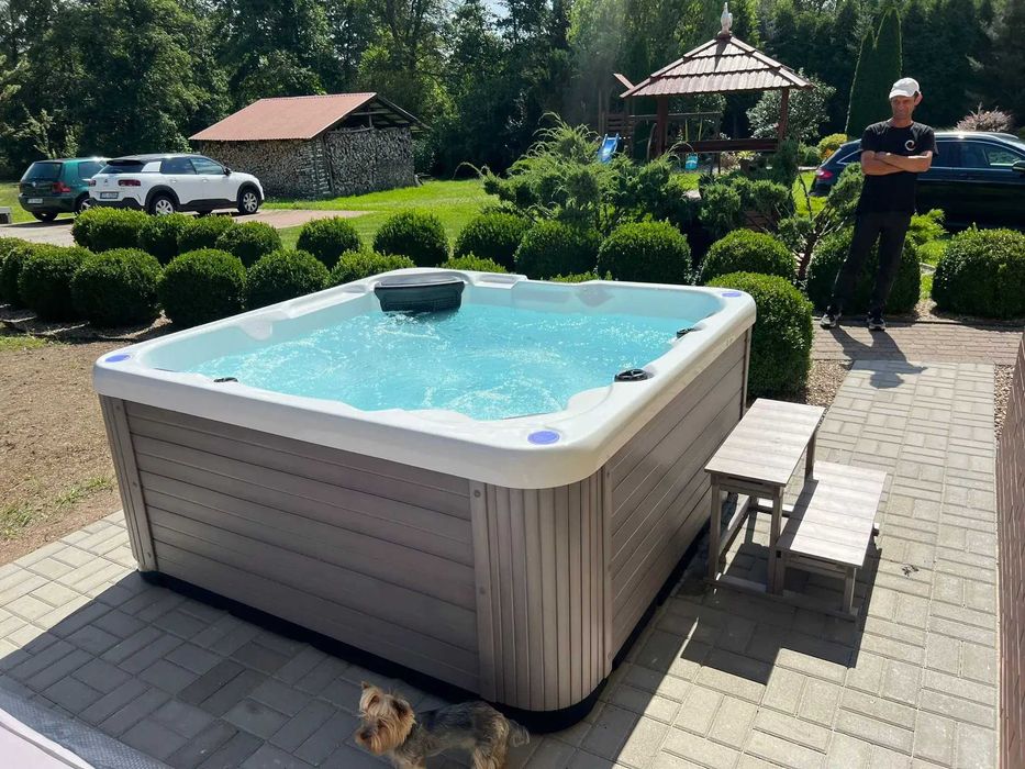 Wanna SPA Trident Jacuzzi ogrodowe 5-osobowe 2 leżanki Gecko LED całoroczna
