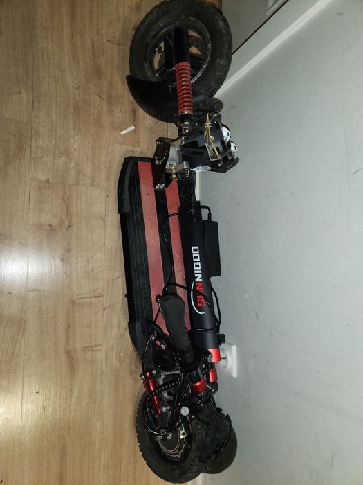 Hulajnoga elektryczna uszkodzona