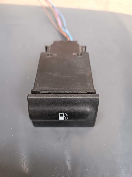 Кнопка відкриття бензобака Шкода Октавія