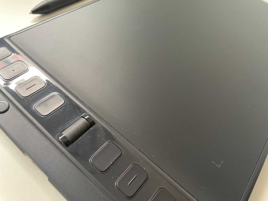 Huion Inspiroy 2 M H951P e caneta Huion Slim Pen PW550S