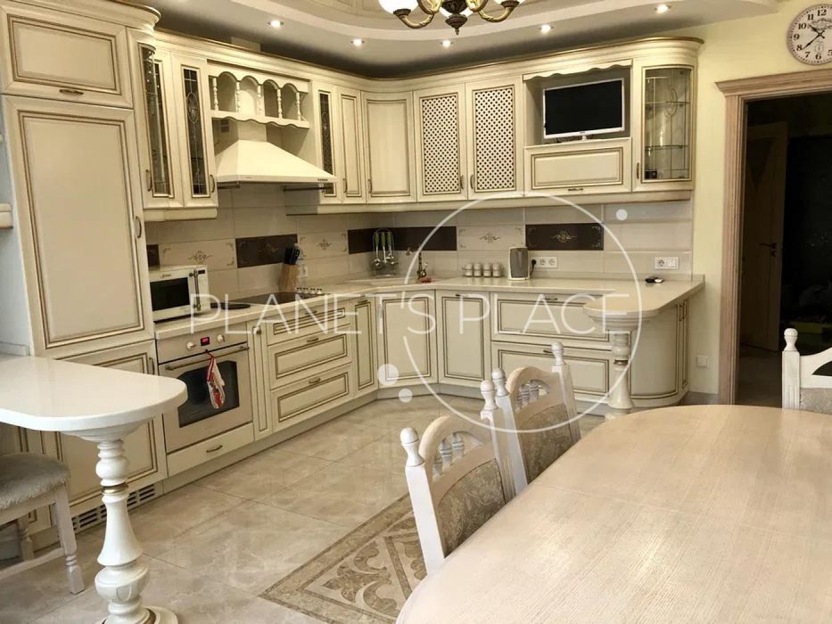 Продам 2к. квартиру просп. В. Лобановського,150, ЖК"Новодеміївський"