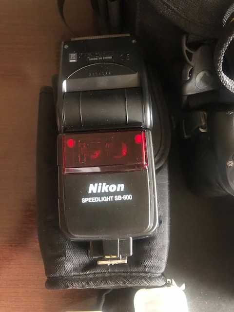Цифровой фотоаппарат Nikon D50 объектив Nikon AF-S Nikkor 18-200 mm
