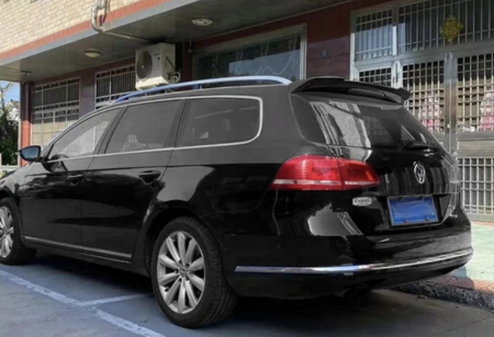 VW Passat B7 Kombi Lotka Spoiler Dokładka Tylna Czarny Połysk