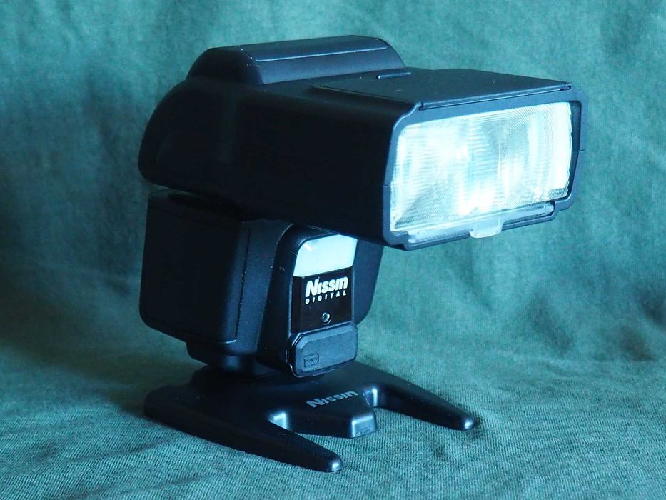 Lampa błyskowa Nissin i60A do Canona.