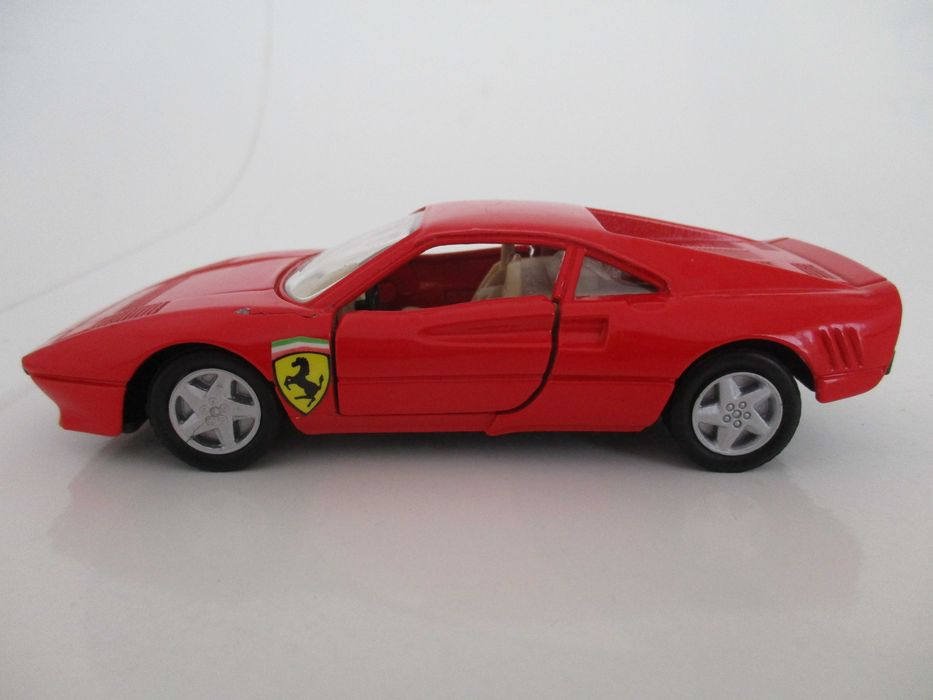 Carros miniaturas de colecção