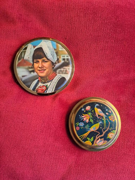 Caixas de pó arroz  vintage   Cada; 10€