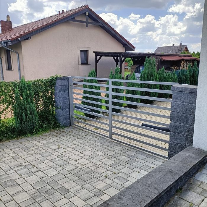 Ogrodzenia, balustrady itd. stal czarna , aluminium, stal nierdzewna