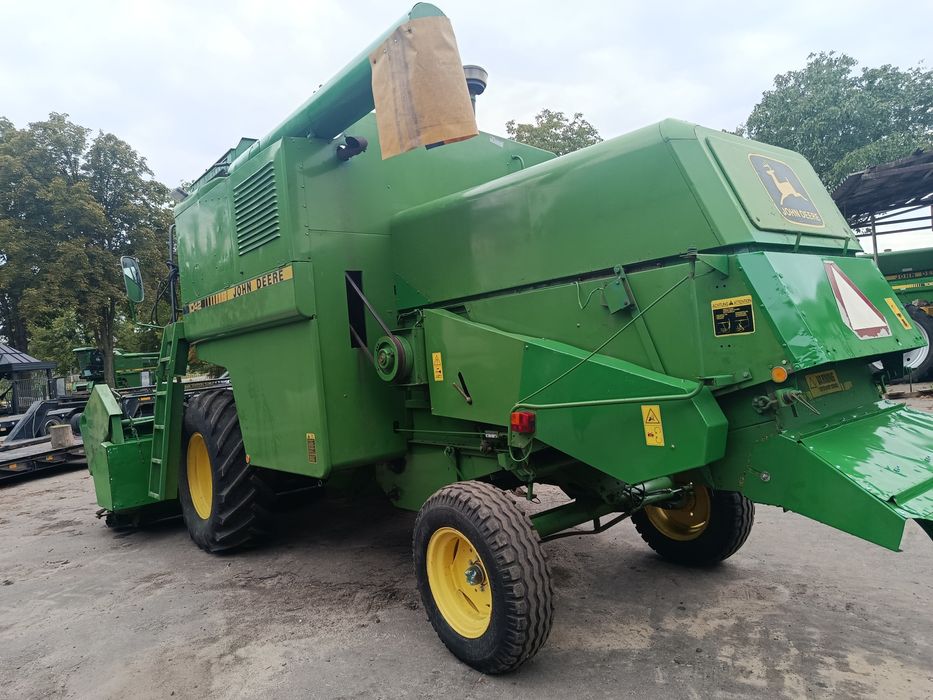 Комбайн John Deere 1042