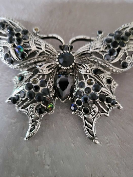 Broszka motyl z kryształkami Swarovski