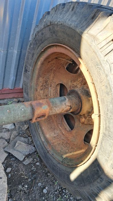 Вісь з колесами напівпричіпа для ГАЗ-52