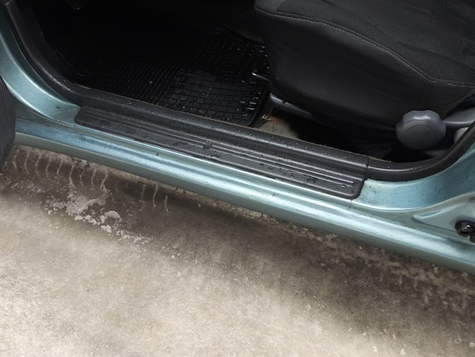 Nissan Sunny 1.4 Ланц бензин 1995 року Нісанн Санні в хорошому стані