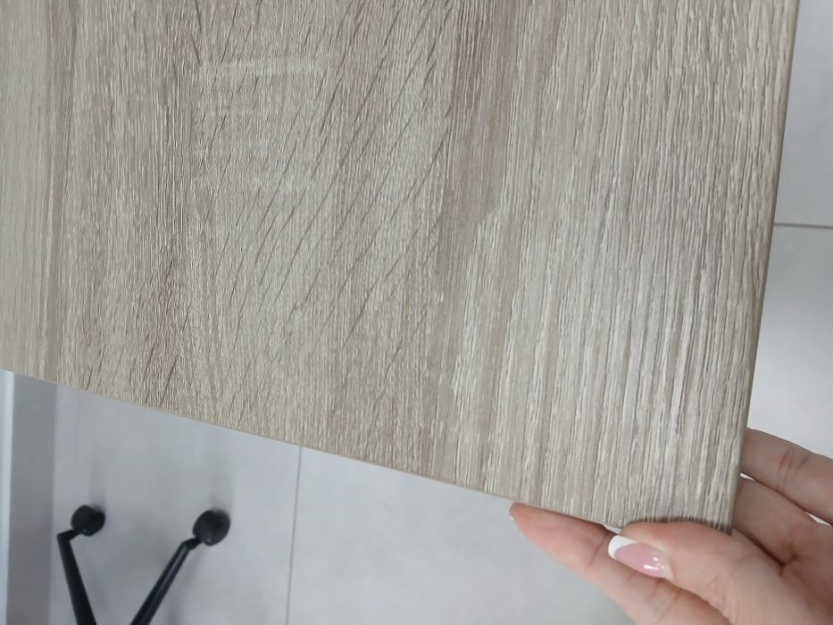 Стіл письмовий в ідеальному стані