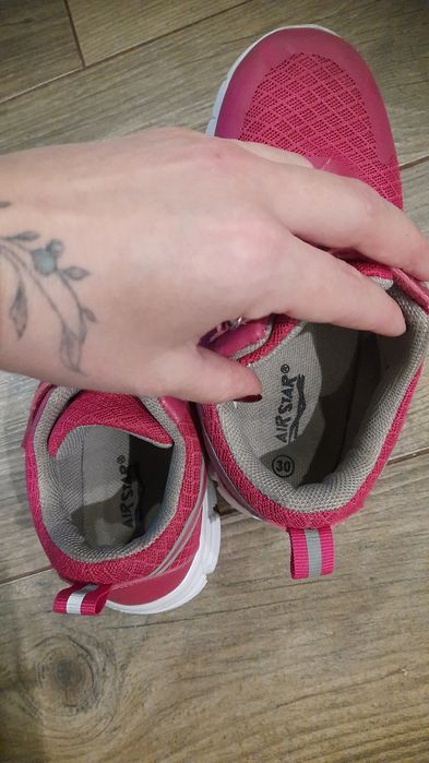 Кросівки для дівчинки розмір 30