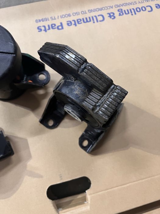 Подушка мотора нисан лиф подушка nissan leaf