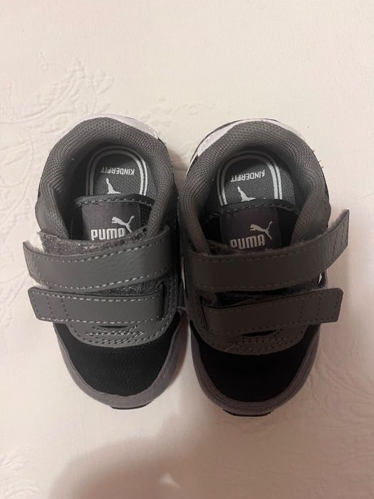 Tenis menino Puma, tamanho 20