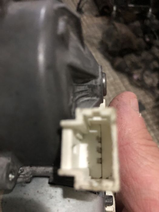 motor limpa vidros traseiro tampa combustivel clio 2 ll de 99 a 2005