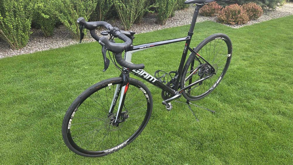 Rower szosowy Giant Defy 2