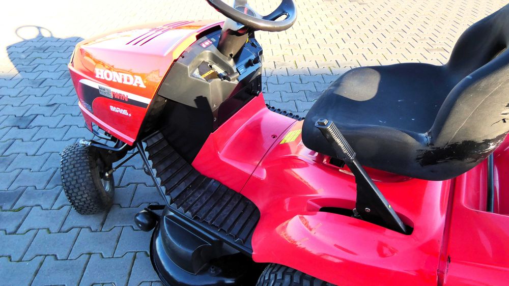 Traktorek kosiarka HONDA 2315 NOWY SILNIK GWARANCJA (311003.5) - Baras