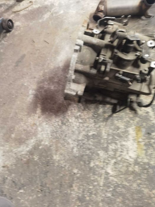 C. Velocidades/Catalizador/M. de Arranque - Mitsubishi Colt 1.5 Diesel