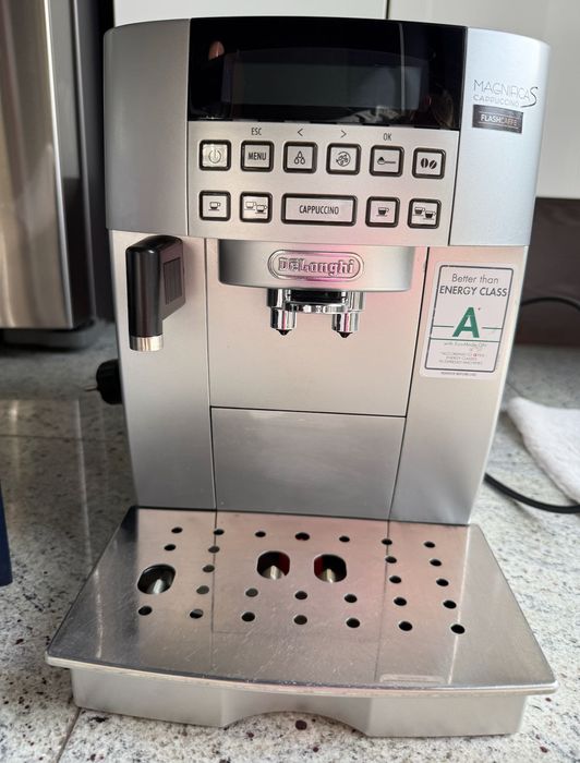 ekspres De’Longhi Magnifica S Cappuccino  zadbany serwisowy