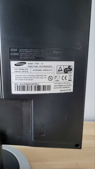 Monitory 17 cali Samsung i LG