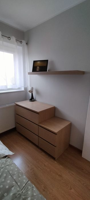 "Dom przy brzegu" w Nadolu nad jeziorem Żarnowieckim.