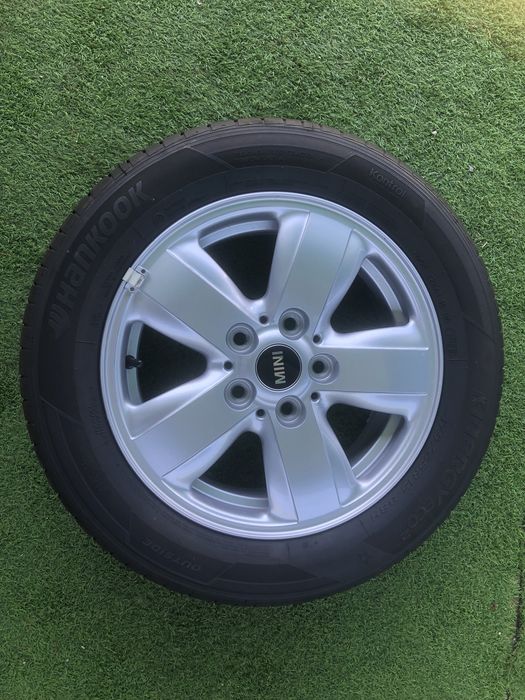 Pneus com jantes MINI