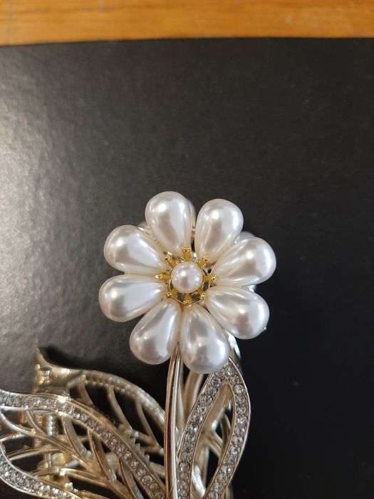 Mola de cabelo flor dourada nova