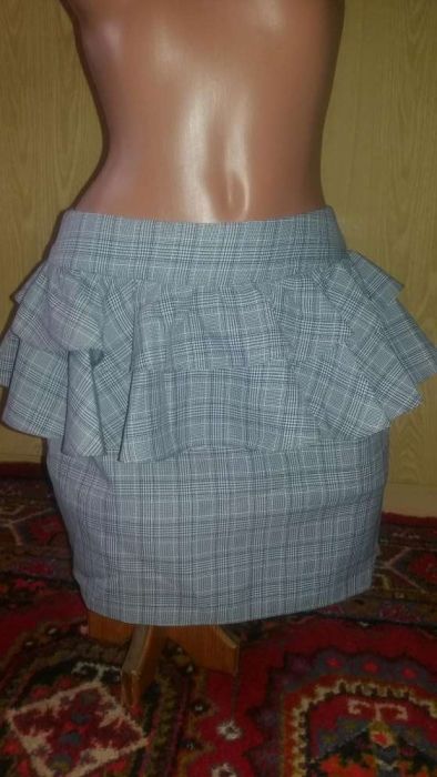 Продам юбку с баской 46-48 размера