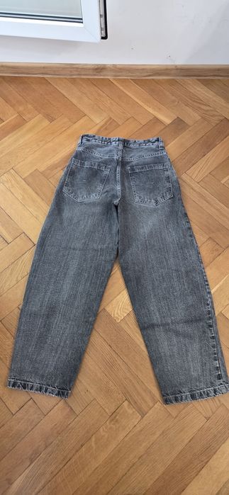 Spodnie damskie o kroju Baggy firmy Bershka roz. 32