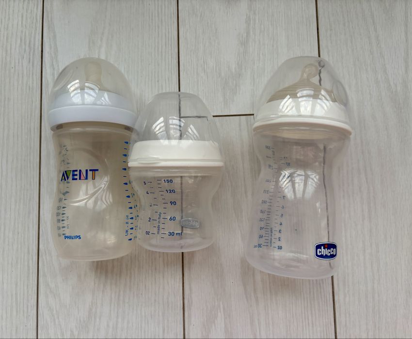 3 biberons de bebé