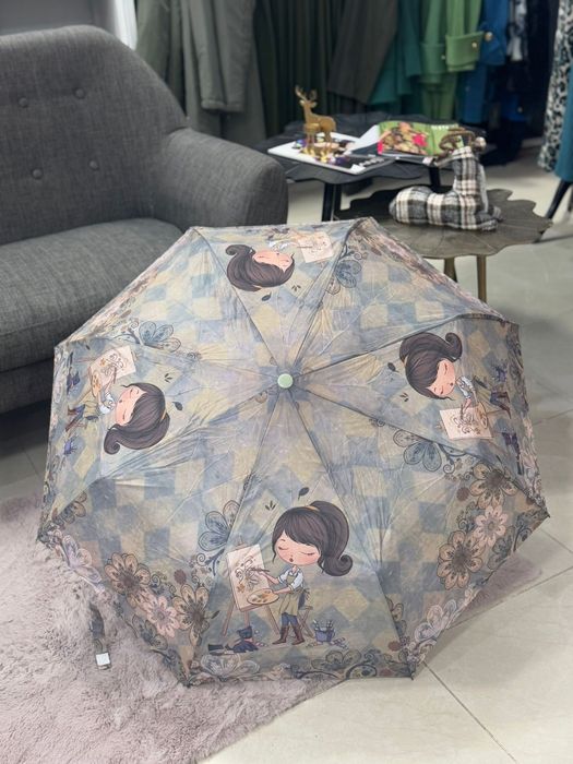 Chapéus de chuva novos com etiqueta