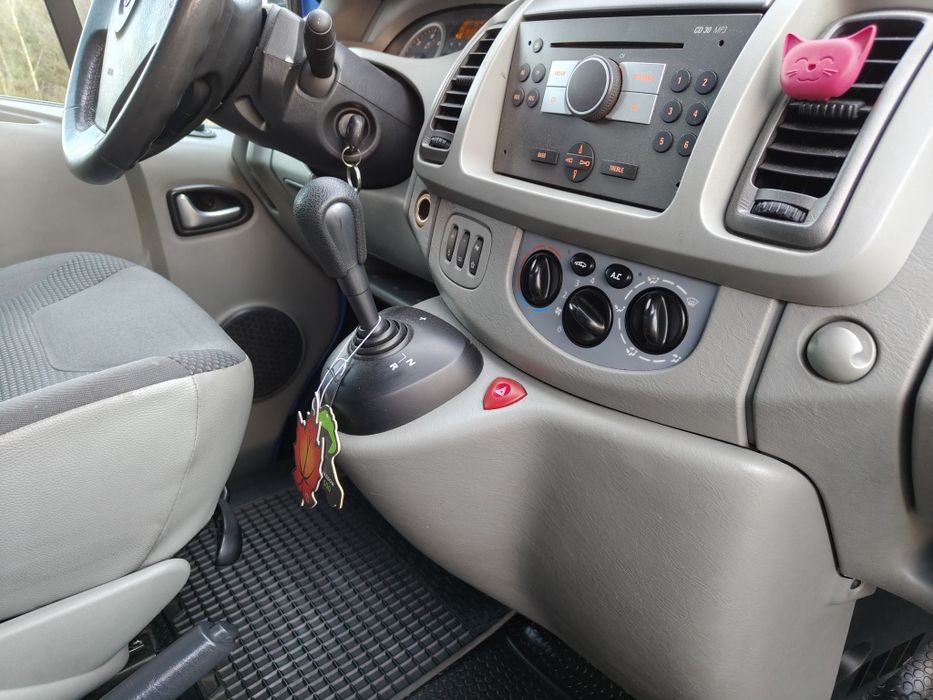 Opel Vivaro 2,0 CDTI  ,,Passanger,, 9-osób ,,automat,,