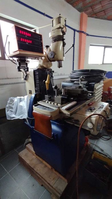 Fresadora Universal Deckel (Usada) c/ Ferramenta