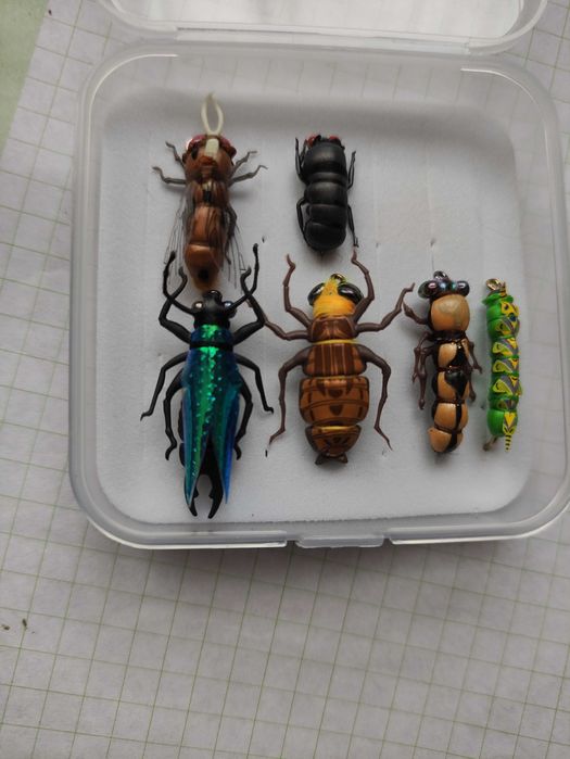 sprzedam sześć bardzo uniwersalnych przynęt