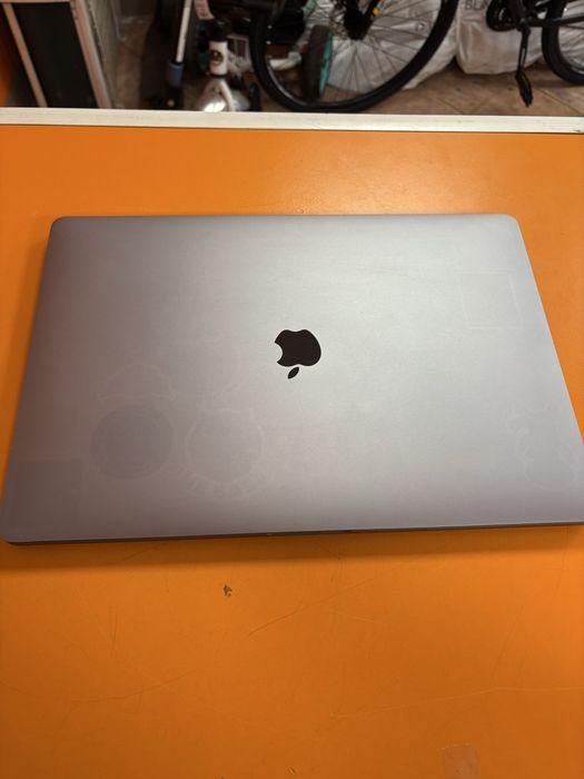 MacBook Pro (a2141)